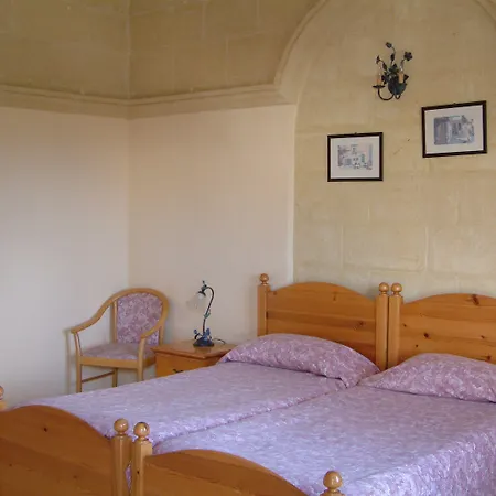 Konukevi San Antonio 4*