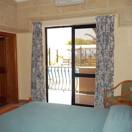 San Antonio Pensión Xlendi