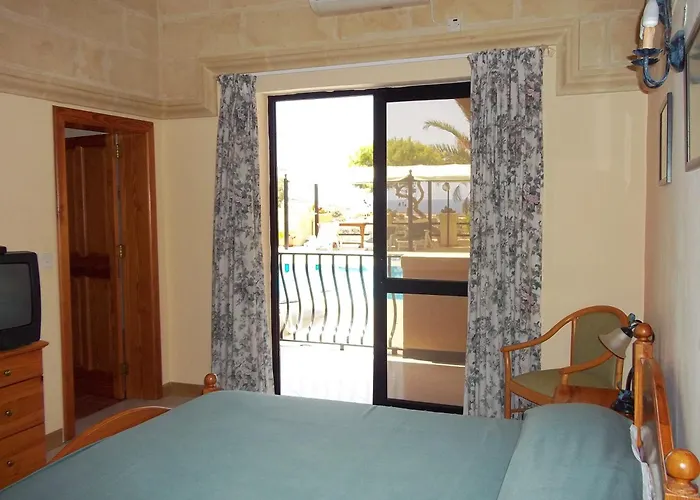 San Antonio Pensión Xlendi