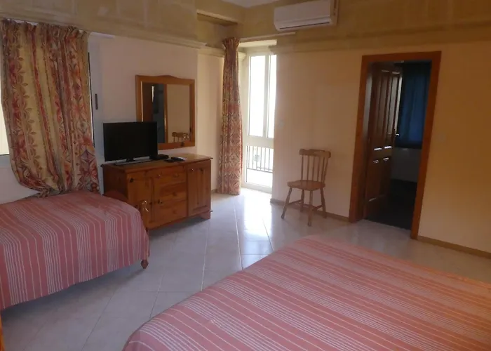 San Antonio Pensión Xlendi