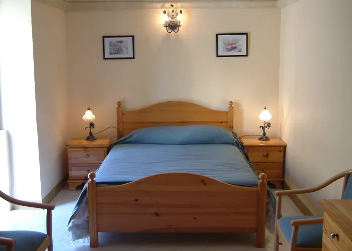 San Antonio Pensión Xlendi